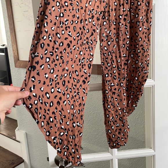 Leopard print breezy pants, Vici, size M - Picture 3 of 5